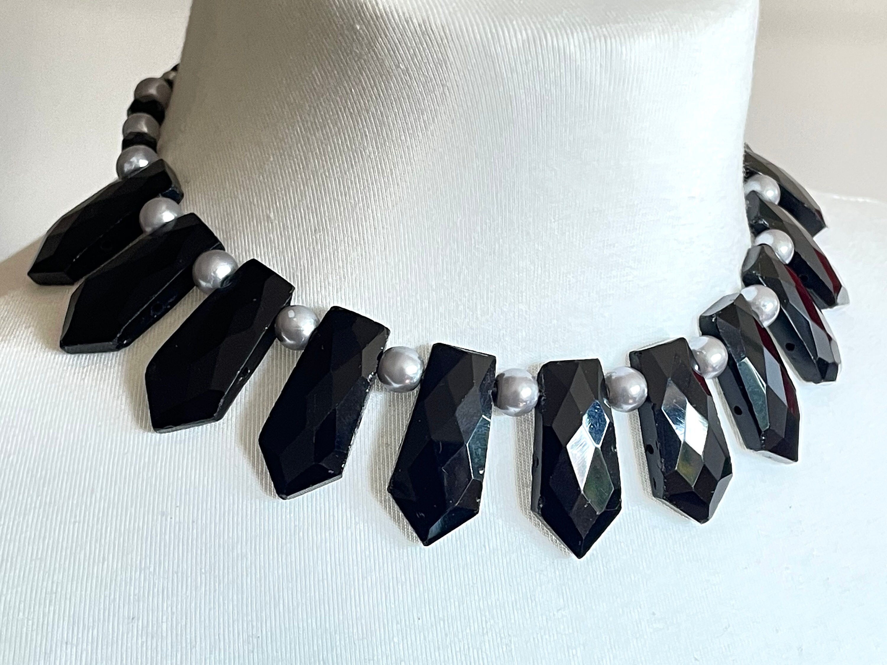 Collier Ancien Perles Cristal Noir Taillées à Facettes - Fermoir Joli - Circa 1900 - Occasion