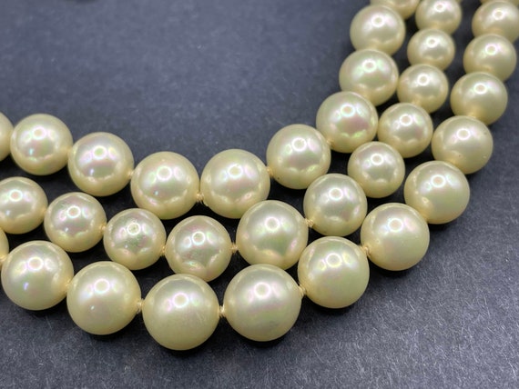 Vintage classic glass faux pearl triple strand gr… - image 3