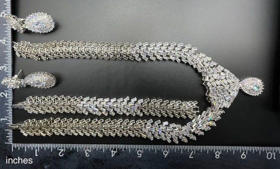 Vintage ice clear rhinestone costume jewellery se… - image 5