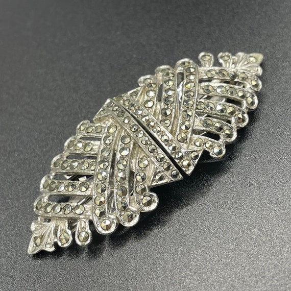 Vintage Art Deco duette clip brooch in silver tone