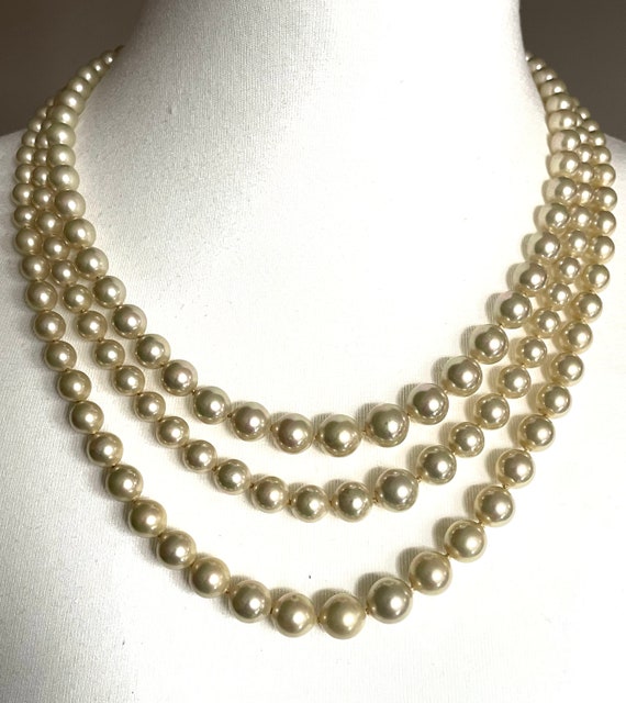 Vintage classic glass faux pearl triple strand gr… - image 8
