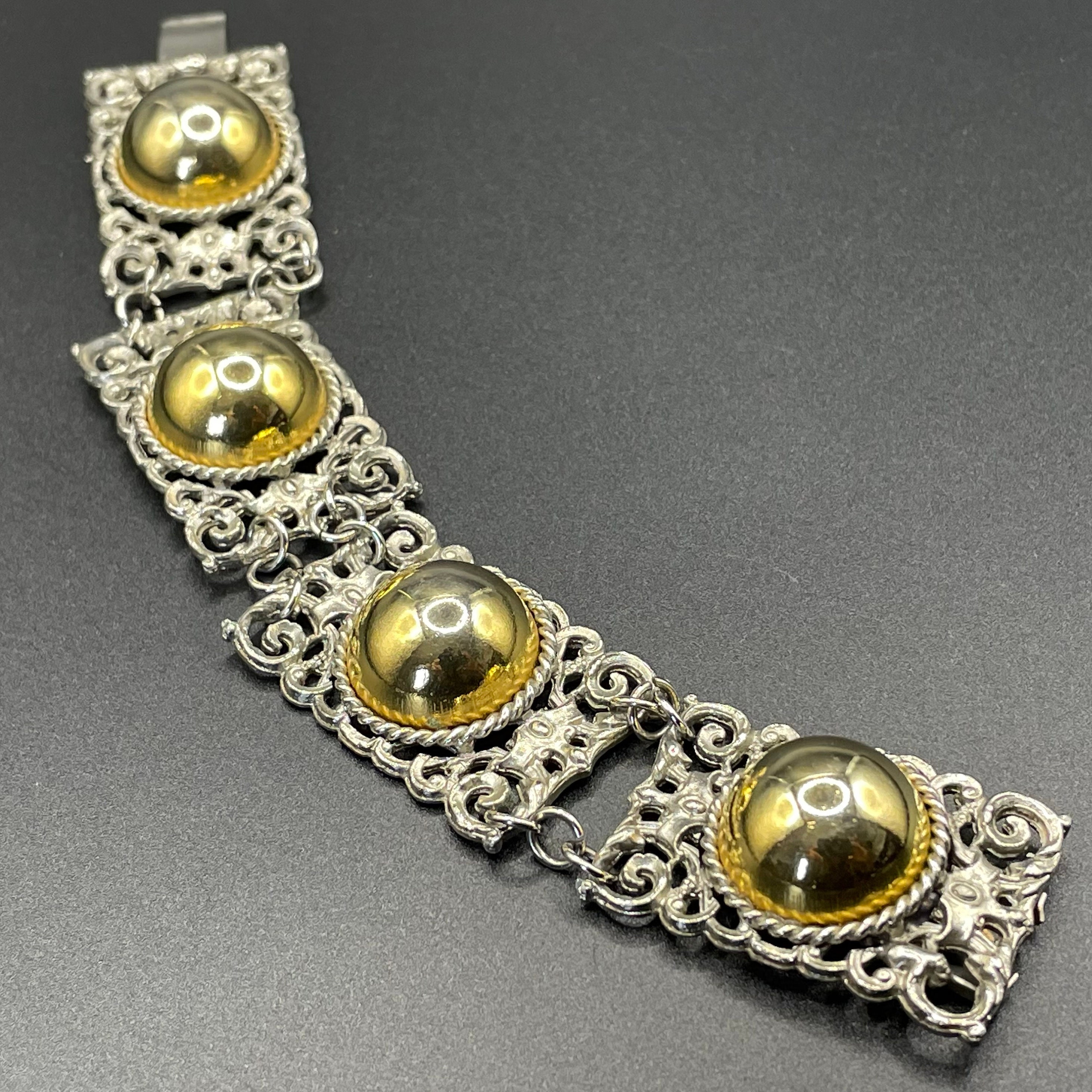 ヴィンテージブレス Unusual Vintage Silver Tone Filigree and Large Shiny Gold