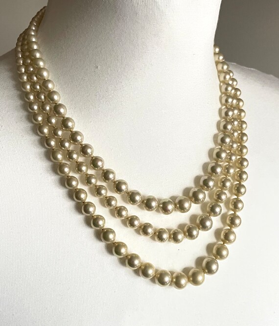Vintage classic glass faux pearl triple strand gr… - image 9