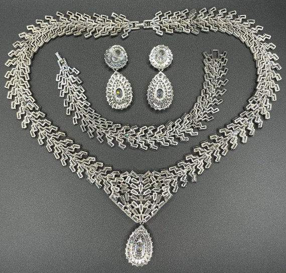 Vintage ice clear rhinestone costume jewellery se… - image 3