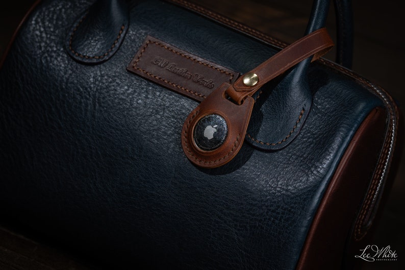 Apple AirTag Leatherette Case Gift Set - Thumbnail 2