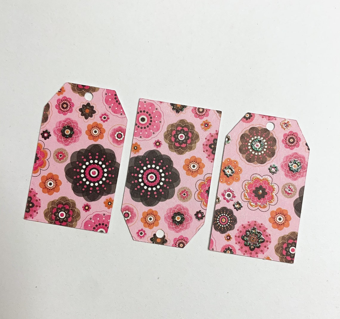 Small cardstock labels/tags white a flower pattern with Etsy