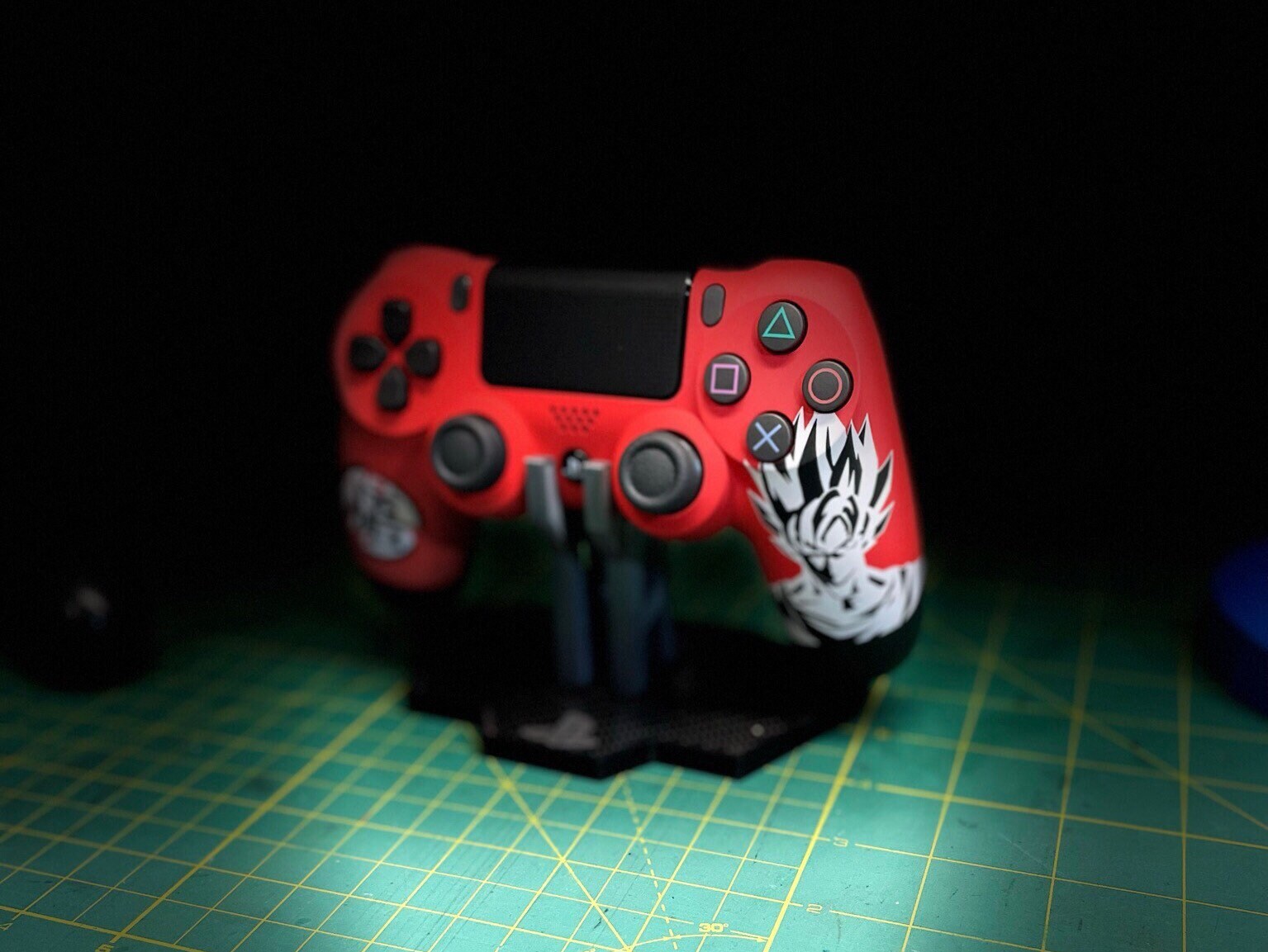 BERSERK GUTS HAND PS4 PS5 CONTROLLER HOLDER ANIME FANTASY 3D model 3D  printable  CGTrader