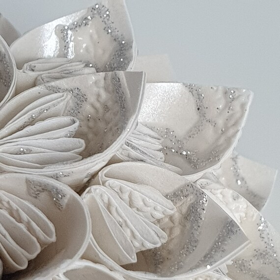 White flower place card 2025 holder