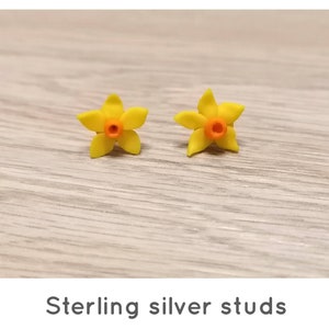Daffodil Spring flower stud earrings handmade from polymer clay | Mother&#39;s Day gift | March birth flower | St David&#39;s Day Welsh gift