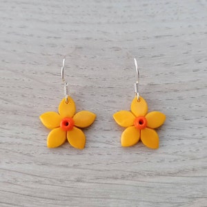 Daffodil dangle earrings handmade from polymer clay with sterling silver hooks | yellow flower earrings | March birth flower