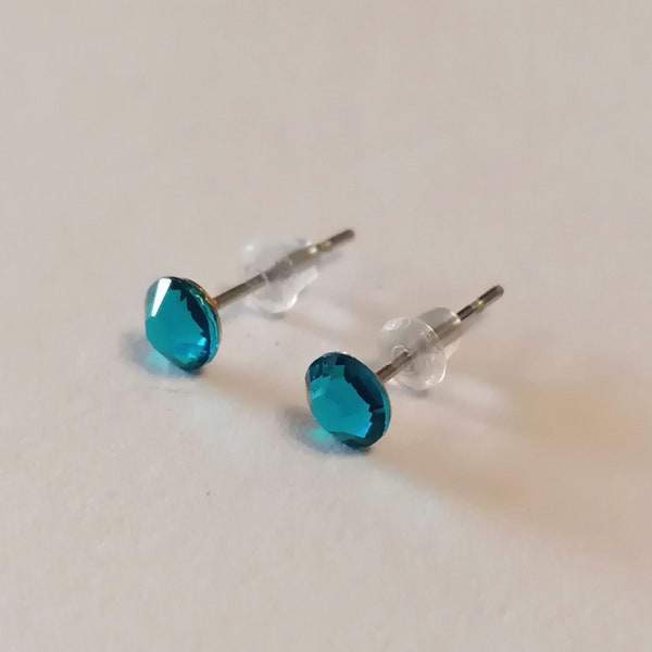Small swarovski style turquoise 5mm stud earrings