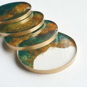 Beautiful handmade green & gold resin coaster set  with or without gold edge. Also comes in pink and red | Green Coasters  | Home Decor |