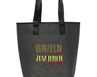 Filztasche mit Spruch grau "bestickt" Einkaufsshopper groß | Hochwertig | 44x26cm Motive: "Einzeln sind wir Worte-Zusammen ein Gedicht"