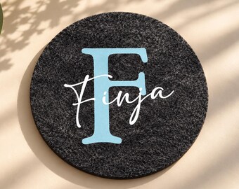 Personalized felt coasters with initial & name | Wedding place card, table decoration and guest favor | 6 felt colors, 10 cm
