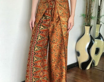 Pantalon portefeuille en batik de coton orange or, pantalon de plage de Bali, pantalon batik fait main, pantalon de festival, pantalon d'été pour femme