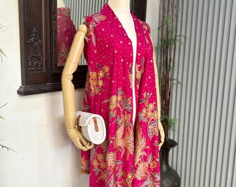 Rosa Batik Weste, Einzigartige Handgemachte Strickjacke mit Gürtel