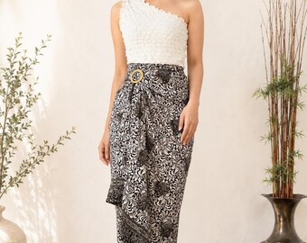 Schwarzer Monochromer Batik Wickelrock, Bali Sarong Rock, Strandüberwurf