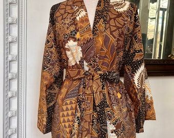 Gold Batik Short Kimono Robe, Vintage Batik Kimono, Loungewear, Beach Cover ups, Festival Blazer, Bridesmaid Gift