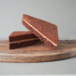 Cake Sandwiches Vanilla Chocolate Red Velvet Lemon Slices image 4