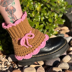 Paquete de PATRONES de calentadores de piernas de crochet para mujer, 2 estilos lindos de calentadores de piernas para tobillos, puños para botas de tobillo, cubrebotas, estilos para mezclar y combinar, talla incluida