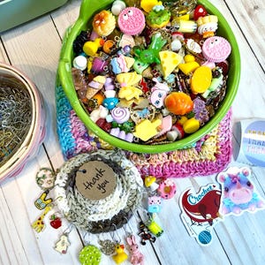 Stitch markers mystery scoop, set of 15, lucky scoop, crochet & knit progress keepers with crochet cotton round holder, MelodyYarnTinka,