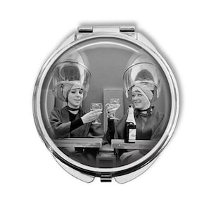 Retro Hair Salon - 1950s Drinking Wine Funny Kitsch Hairdresser Stylist - Compact Mirror - Make Up Pocket Mirror for Cosmetics BCM73