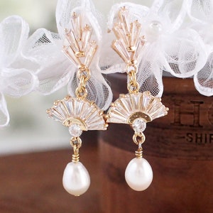 Art Deco Freshwater Pearl Wedding Earrings, Pearl Earrings, Crystal Baguette Fan Bridal Pearl Earrings, Pearl Bridal Jewelry, Bridal Gift