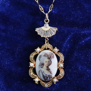 Marie Antoinette Victorian Porcelain Pearl Cameo Necklace, Gold Lady Cameo Necklace, European Vintage Jewelry, Anniversary Gift for Her