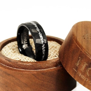 Black Hammered Meteorite Tungsten Ring, Brushed Silver or Rose Gold Wedding Band, Men&#39;s Wedding Ring, Women&#39;s Men&#39;s 4mm & 8mm Rings