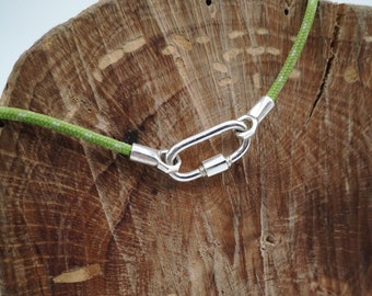 Climbing maillon pendant