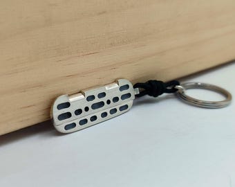 Multi-grip keychain