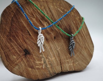 Figure-eight climbing pendant...