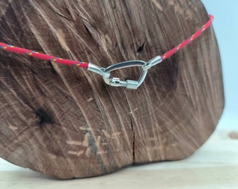 Climbing carabiner pendant
