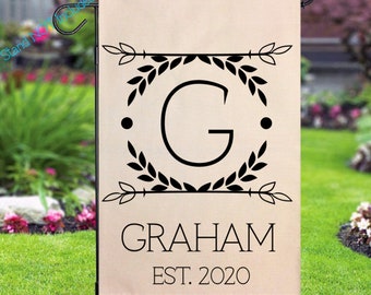 Personalized Wreath Garden Flag , Monogram Initial Flag, Family Name Flag,  Spring Flags, Last Name Flag, Wedding Gift, Est Date Flag