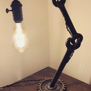Table lamp