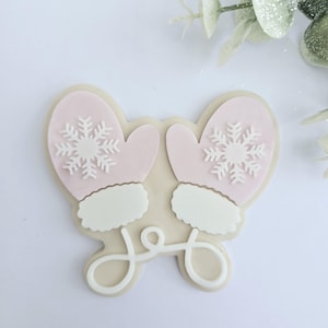 Mittens PLA embosser, fondant stamp and matching cutter sugar paste, icing stamp