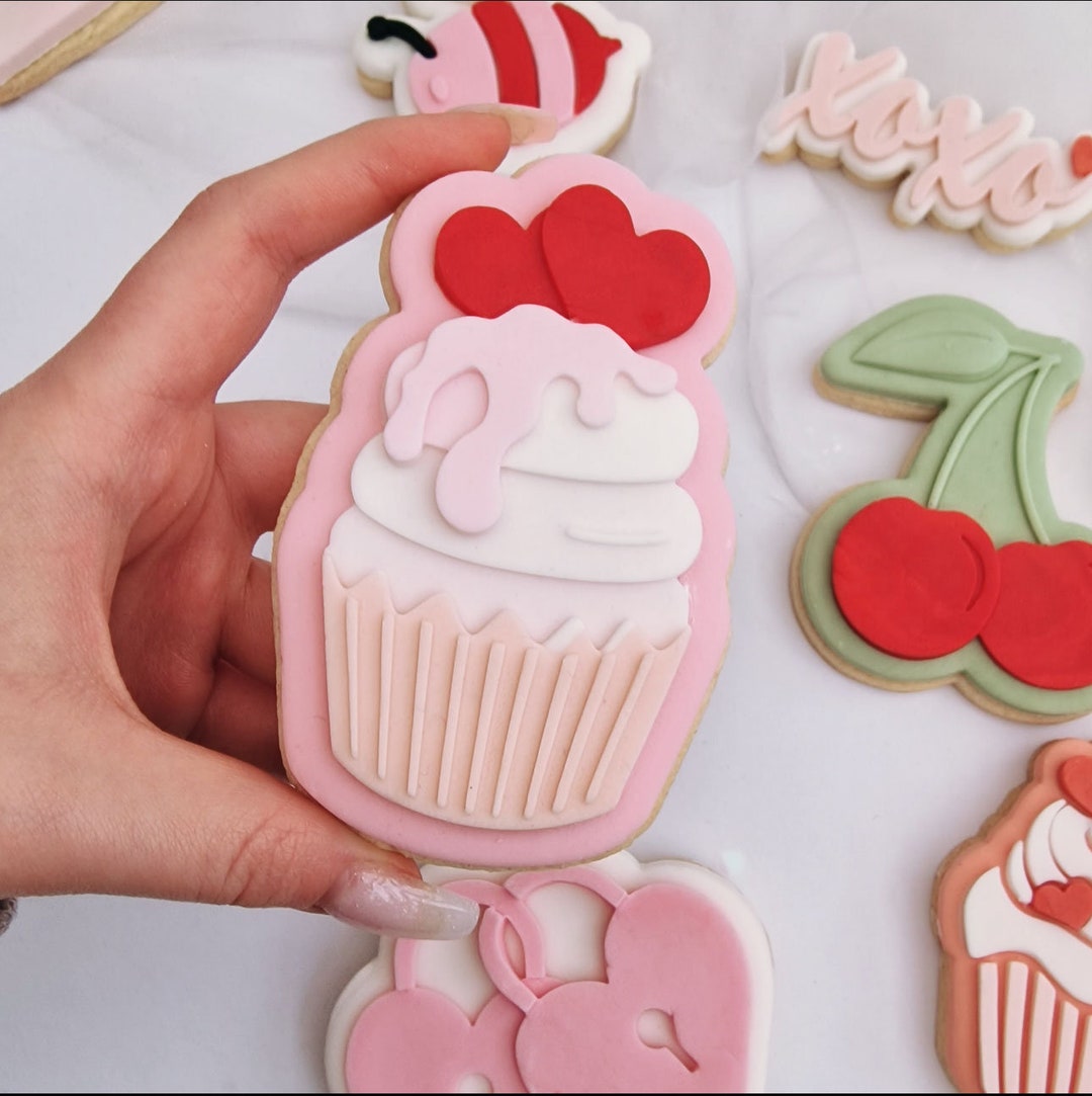 Cupcake Embosser Fondant Stamp With Matching Cutter, Debosser for