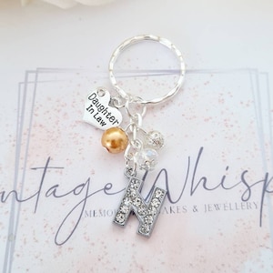 FIGLIA in LAW personalizzato strass iniziale cuore portachiavi fascino regalo di nozze fascino corrispondenza dei colori Grazie regalo di nozze proposta regalo