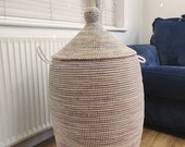 Alibaba African Senegal Basket Hamper, Woven Laundry Basket with Lid, Large Wicker Basket Peak Lid Cover, Living Room Hamper Unique Gift