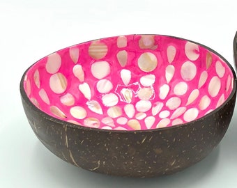 Coconut bowl white drops/pink background