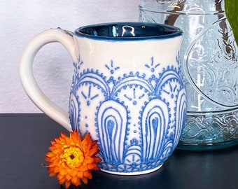 Blue & White Slip Trailed Tulip Mug