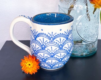 Blue & White Slip Trailed Tulip Mug