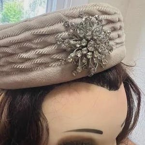 Jackie Kennedy Pill Box Hat - Etsy display picture 1