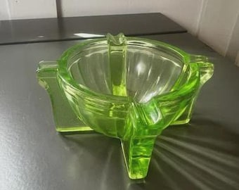 ヴィンテージ グリーン ウラン デプレッションガラス製灰皿 4本立て | 希少品