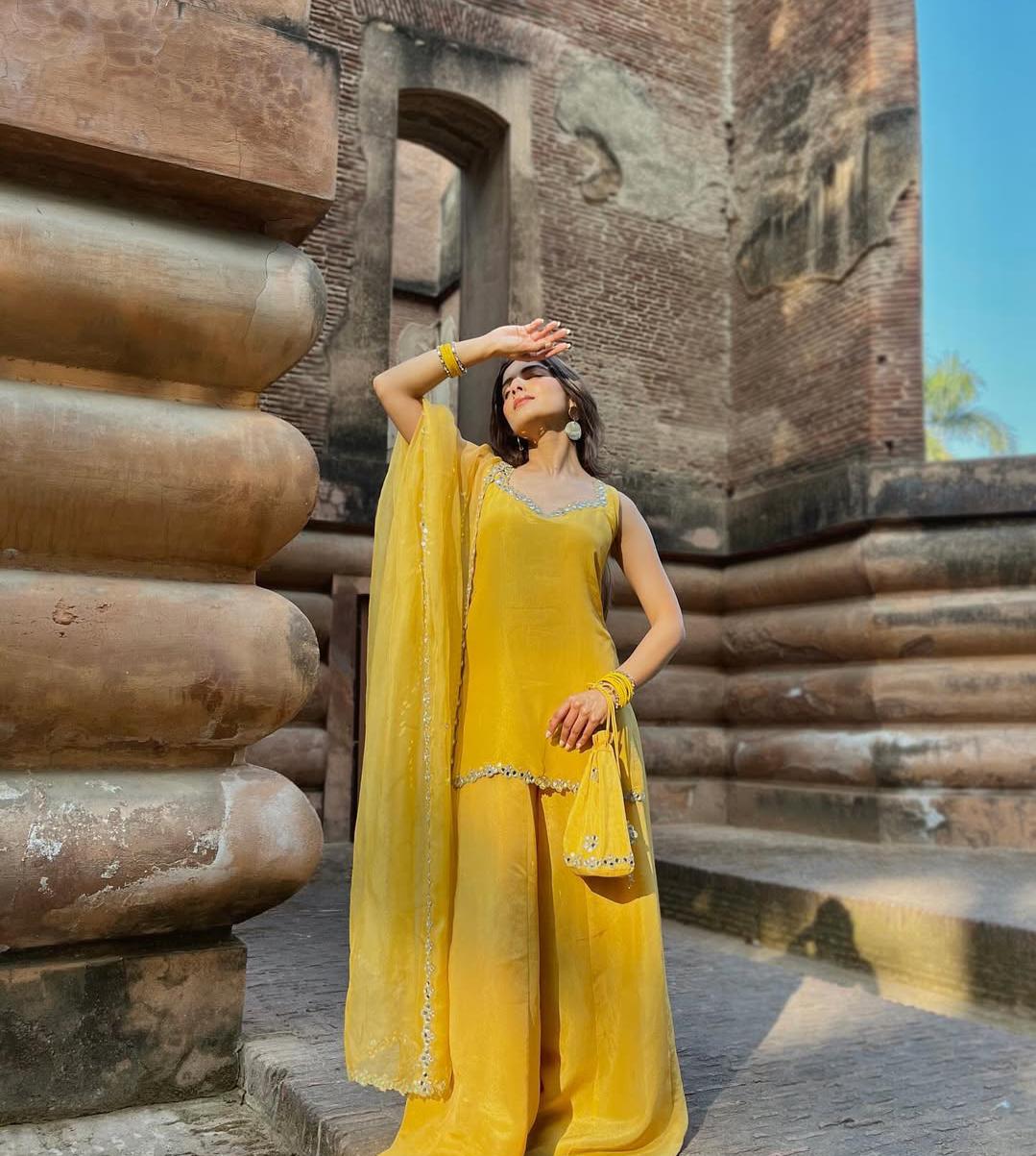 Haldi Yellow & Green Outfit - Etsy Haldi Yellow & Green Outfit - Etsy