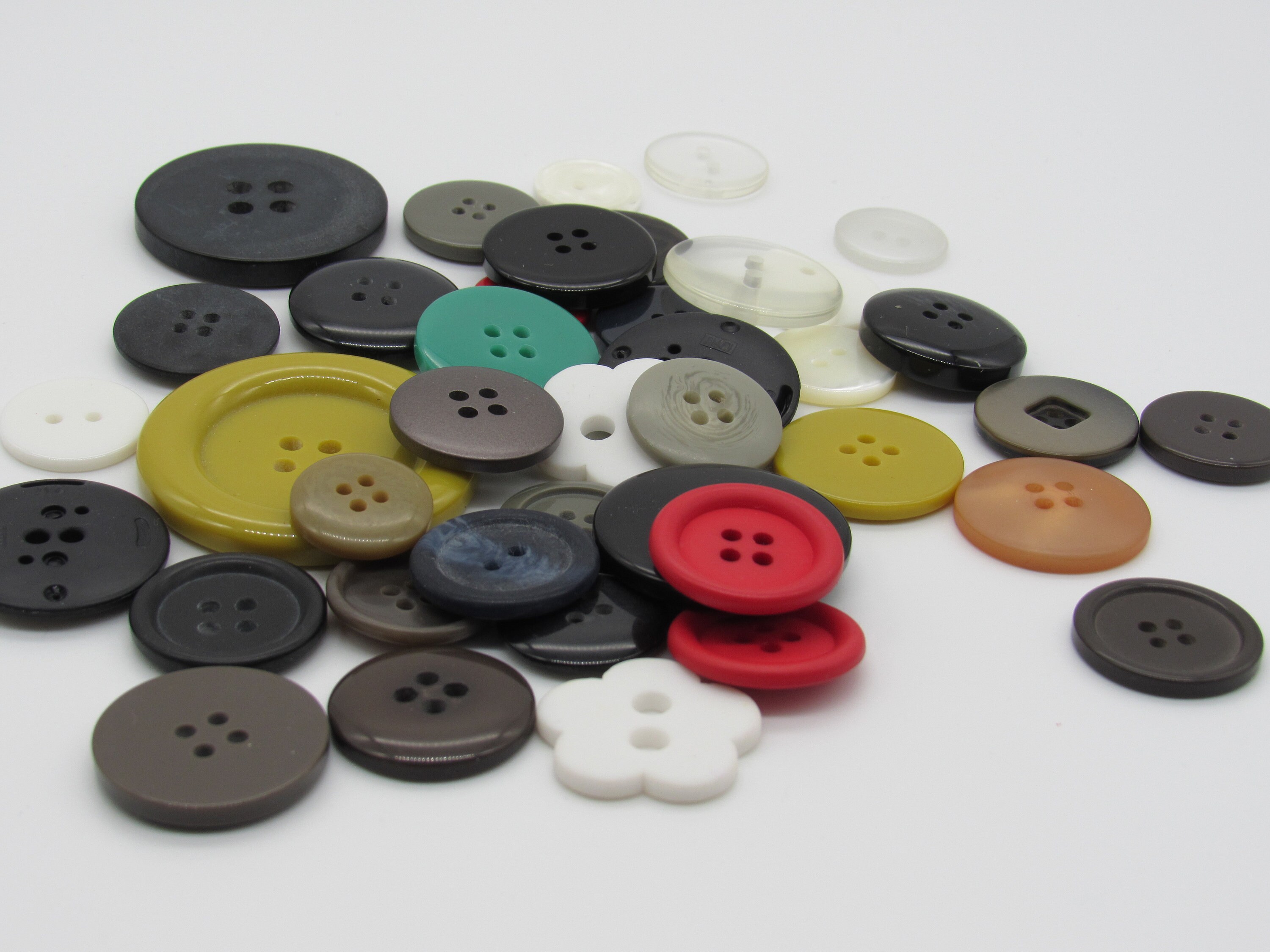 40 x assorted large buttons for crafts Various colours Etsy