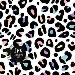 Könnte beinhalten: Ein nahtloses Muster mit schwarzen Leopardenflecken mit pastellrosa, blauen, grünen und orangen Akzenten auf weißem Hintergrund. Das Muster wiederholt sich über die gesamte Bildfläche. Der Text "JAX Designs UK" ist in der Mitte des Bildes sichtbar.