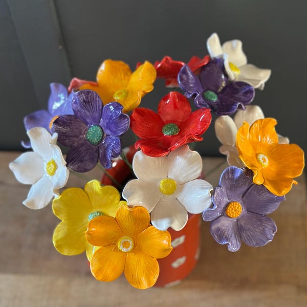 Fiore in ceramica fatto a mano - Prodotto nel Devon - Ognuno è unico
