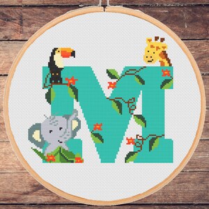 Padrão de ponto cruz da letra M do monograma Personalize o nome, elefante girafa tucano safari selva berçário aniversário pdf padrão download instantâneo