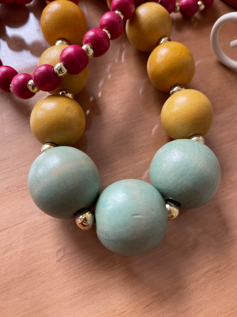 colourful red green yellow beads different sizes chunky statement Vintage Wooden Necklace